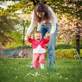 La marche : les premiers pas de bébé